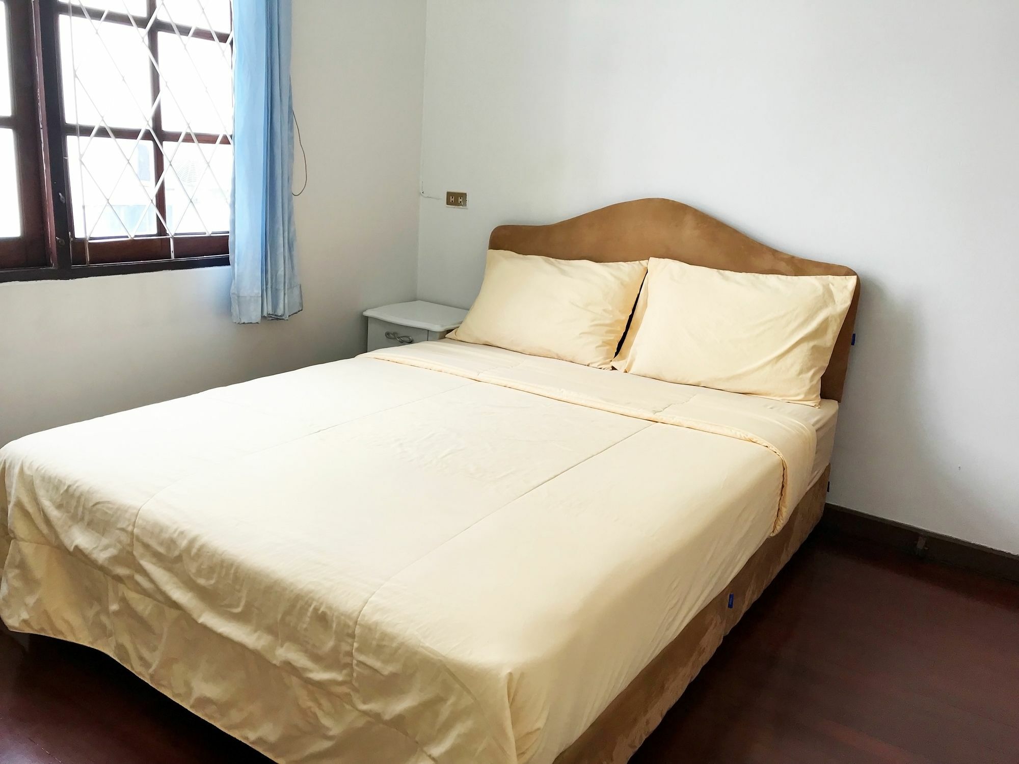 Sira'S House Hotel Bangkok Bagian luar foto