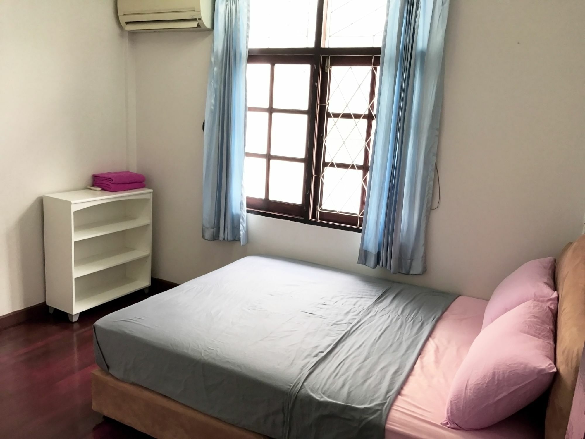 Sira'S House Hotel Bangkok Bagian luar foto