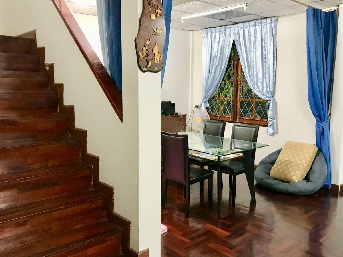 Sira'S House Hotel Bangkok Bagian luar foto