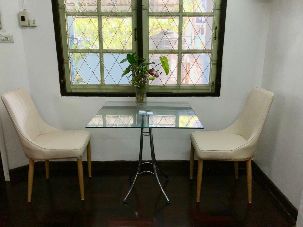 Sira'S House Hotel Bangkok Bagian luar foto