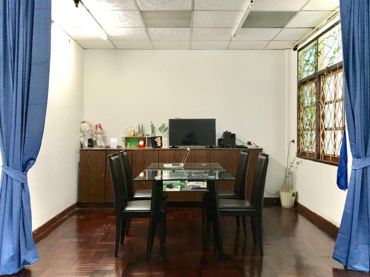 Sira'S House Hotel Bangkok Bagian luar foto